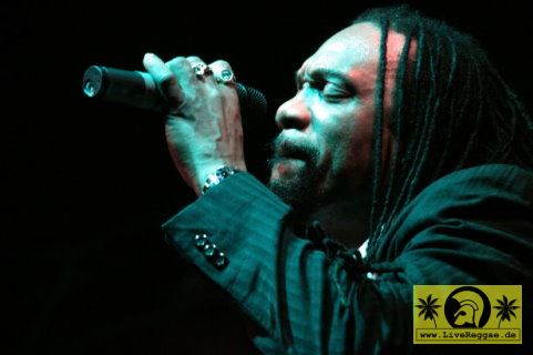 Glen Washington (Jam) and The Dubby Conquerors 16. Chiemsee Reggae Festival, Übersee - Tent Stage 27. August 2010 (10).JPG